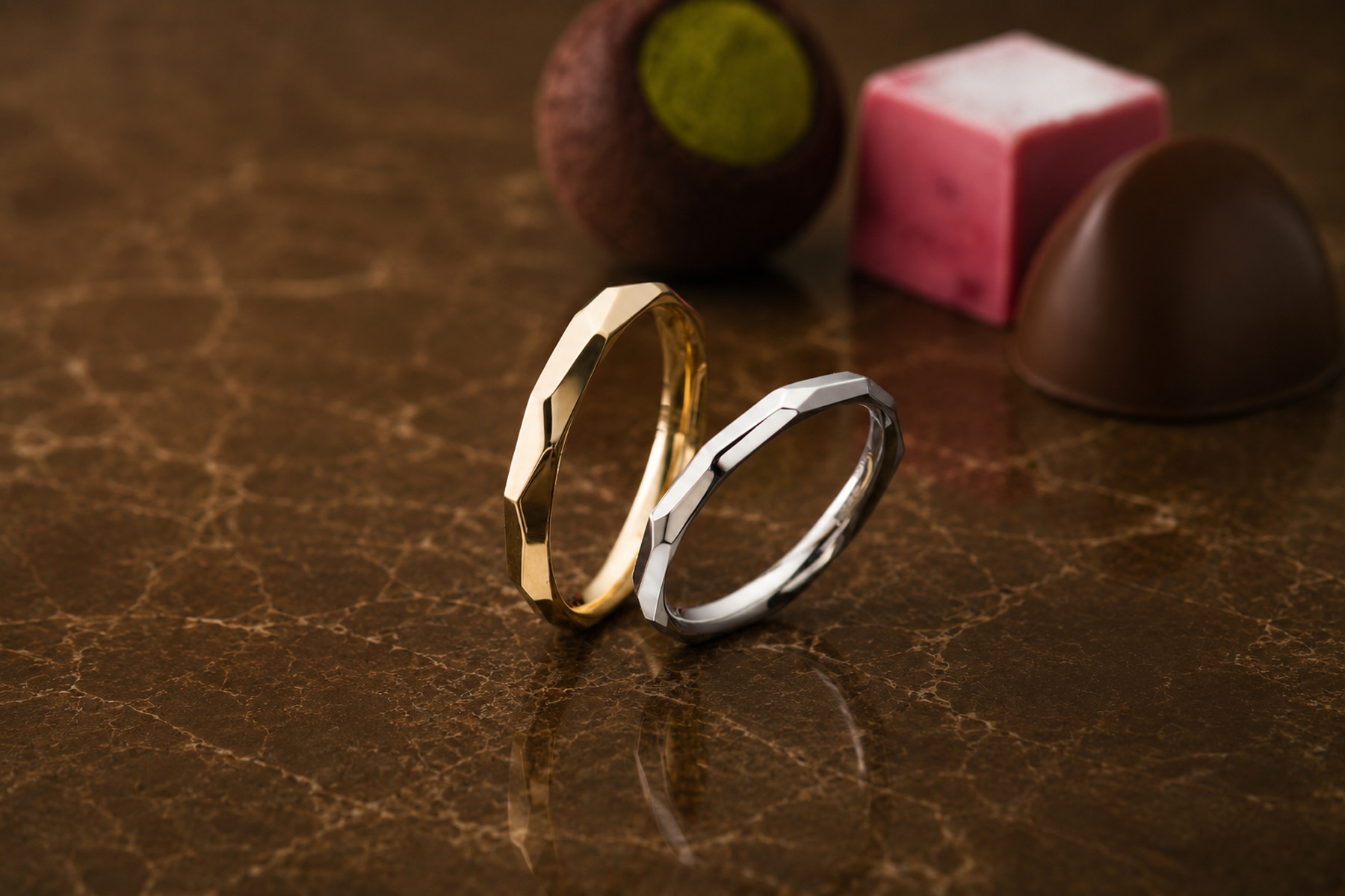 Vicolo（ヴィーコロ）結婚指輪｜パヴェオ ショコラ